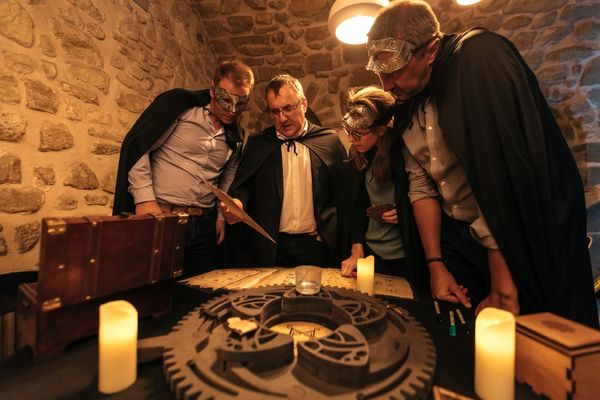 Escape Game Géant pour les grands groupes à Paris Escape Game Géant pour les grands groupes à Paris